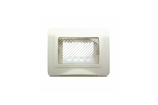 PLAQUE ETANCHE ENCASTREE RECTANGULAIRE 3 MODULES S44 BLANC