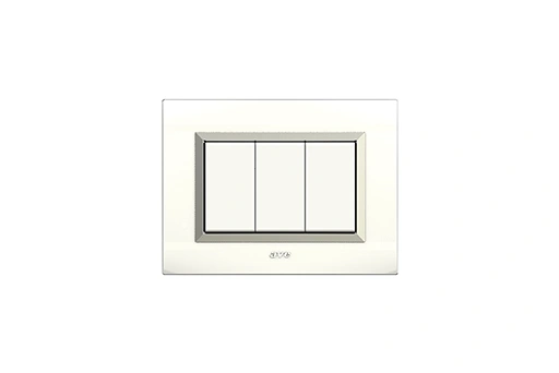PLAQUE NOVA 45 RECTANGULAIRE BLANC AVEC CADRE CHROME 3 MODULES